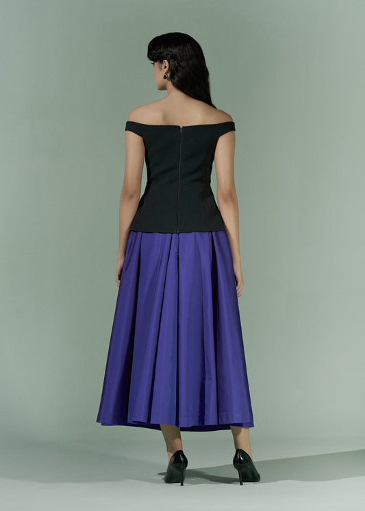 Pleated Midi skirt
