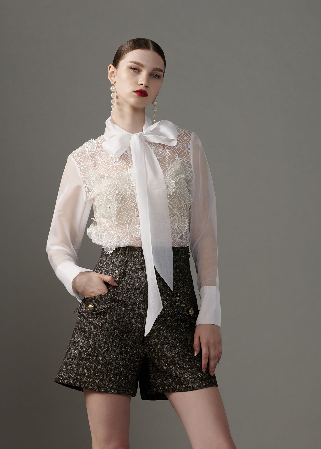 Applique Floral Oraganza Blouse